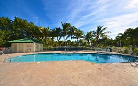 Sunrise Suites Big Kahuna Suite #202