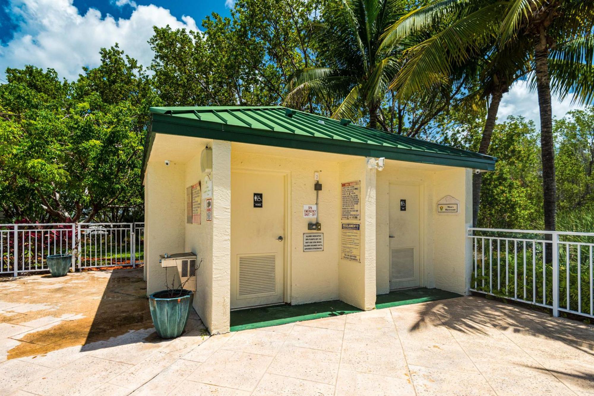 Sunrise Suites Big Kahuna Suite #202 Key West Room photo