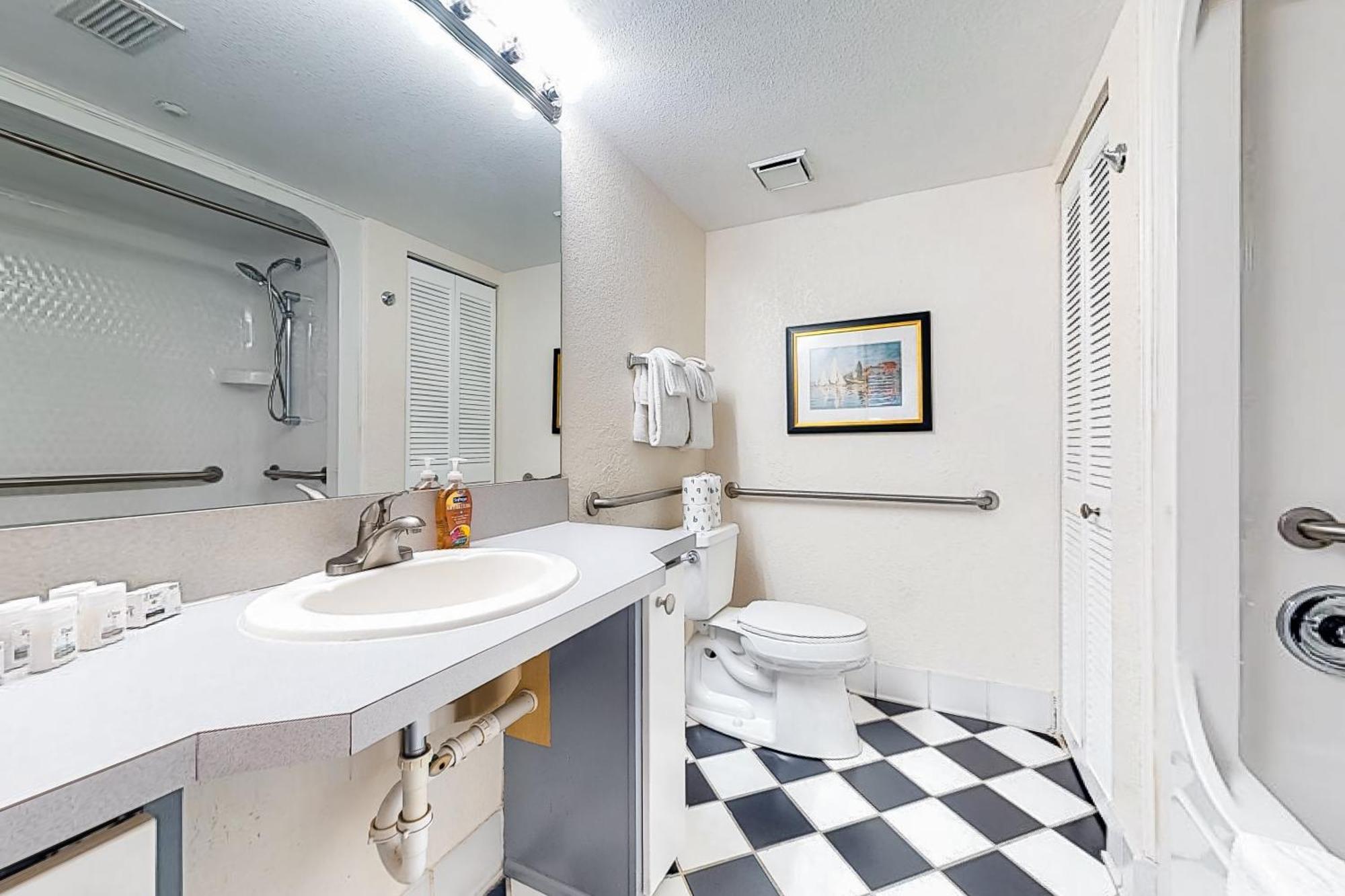 Sunrise Suites Big Kahuna Suite #202 Key West Room photo