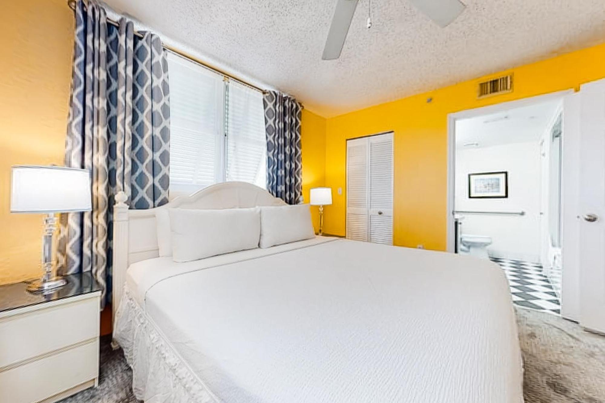 Sunrise Suites Big Kahuna Suite #202 Key West Room photo